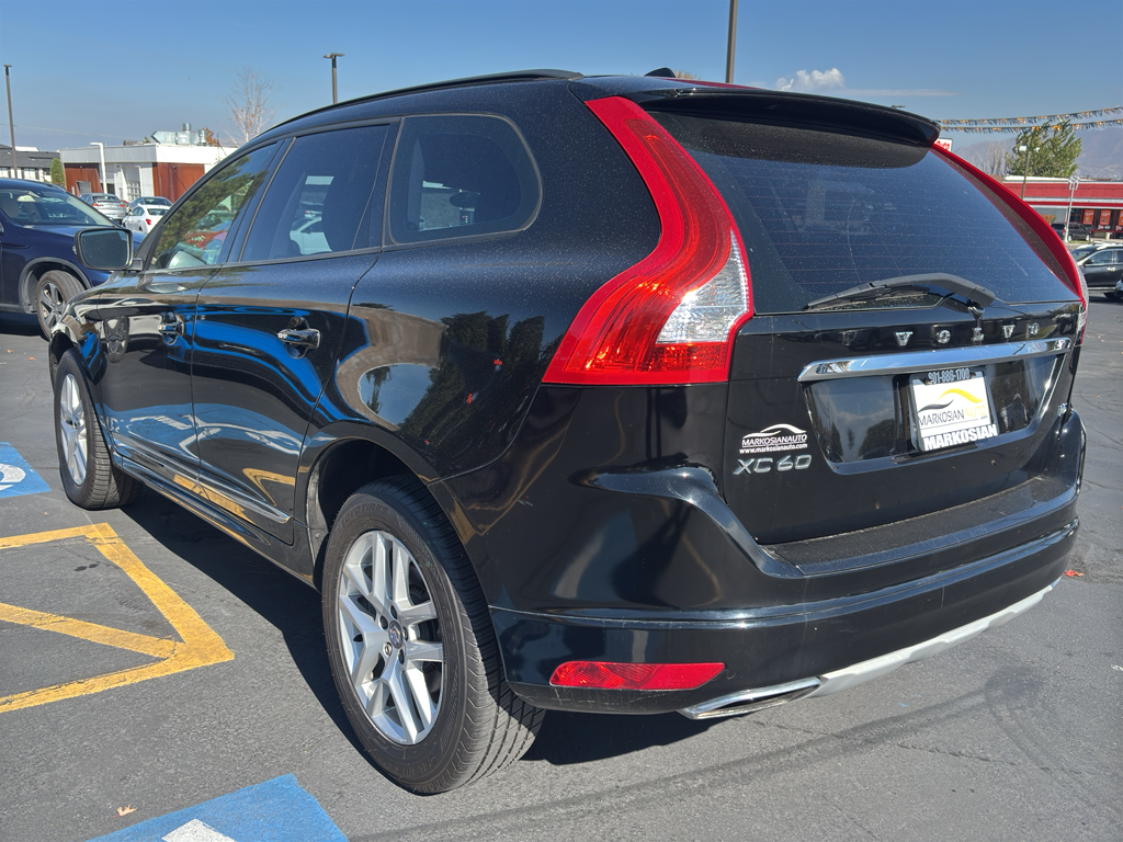 2017 Volvo XC60 T5 Dynamic Sport Utility 4D