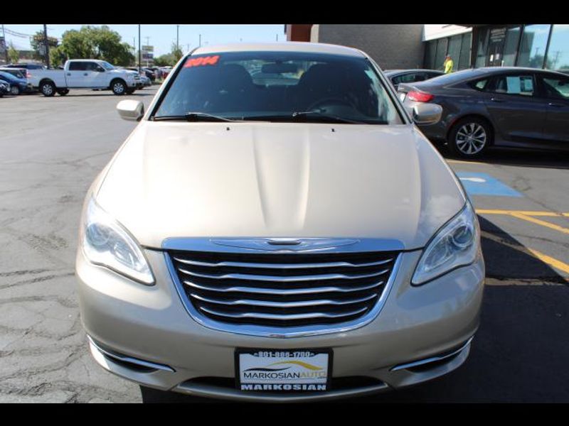 2014 Chrysler 200 Car