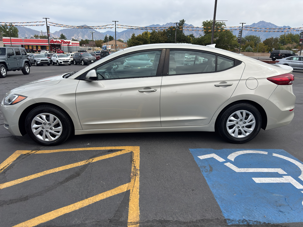 2017 Hyundai Elantra SE Sedan 4D