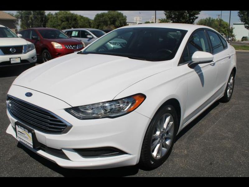 2017 Ford Fusion SE Sedan 4D