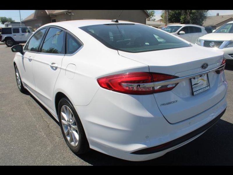 2017 Ford Fusion SE Sedan 4D