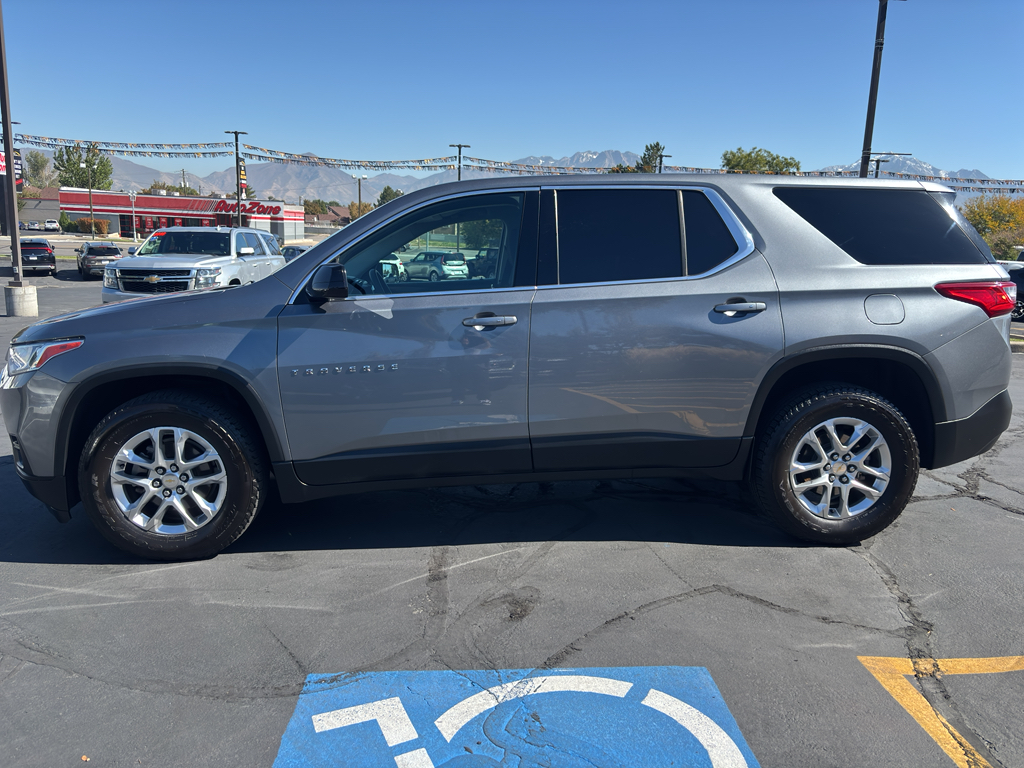 2020 Chevrolet Traverse LS Sport Utility 4D