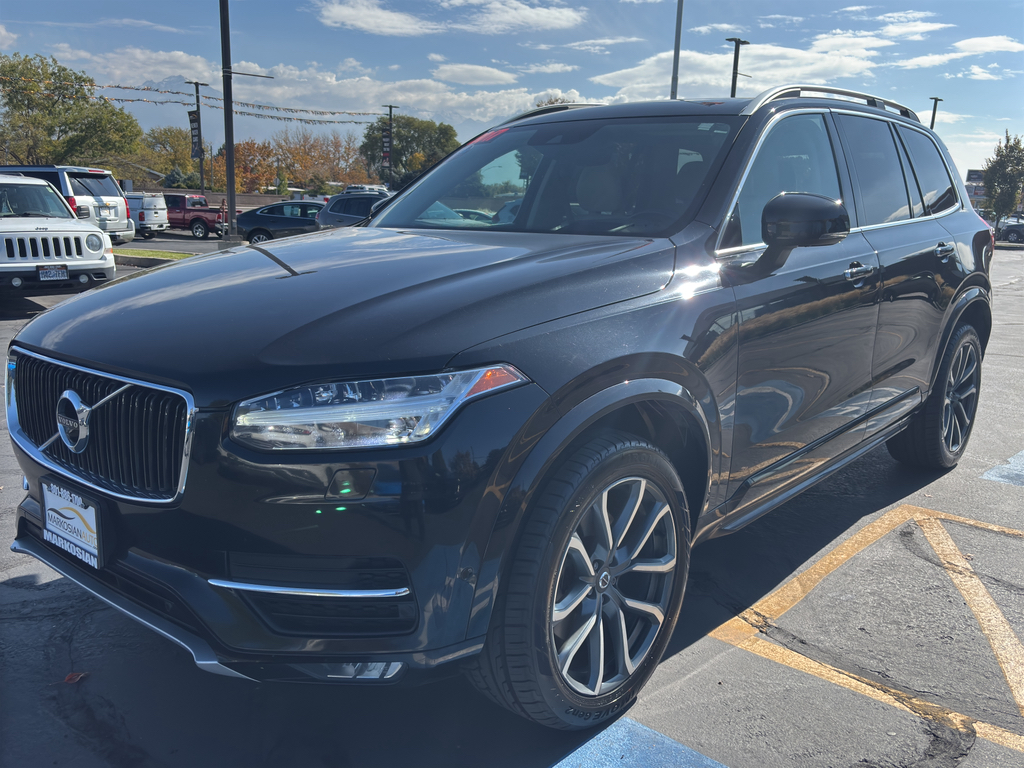 2017 Volvo XC90 T6 Momentum Sport Utility 4D