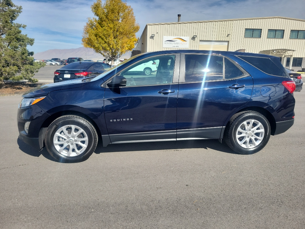 2020 Chevrolet Equinox LS Sport Utility 4D