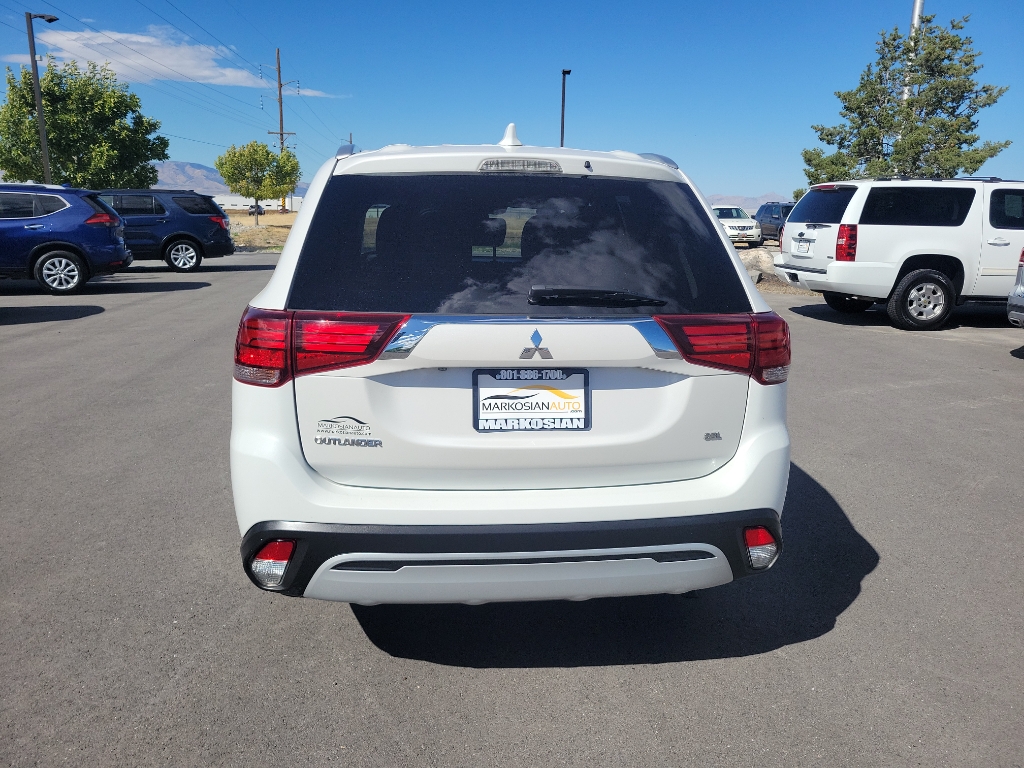2020 Mitsubishi Outlander SEL Sport Utility 4D