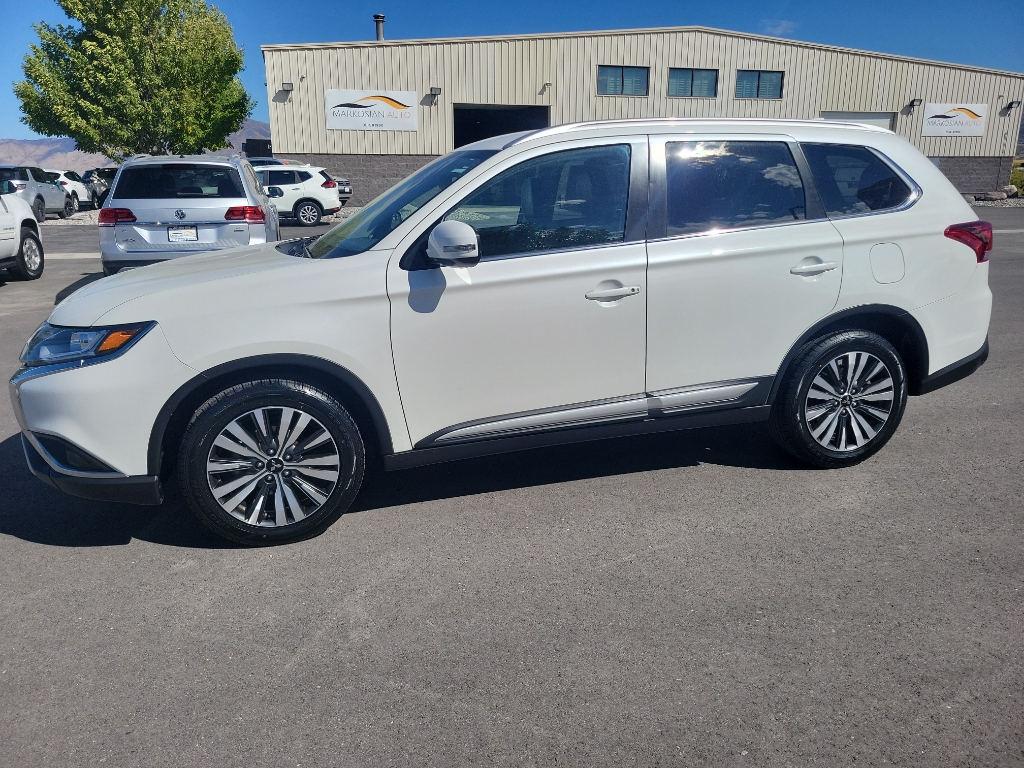 2020 Mitsubishi Outlander SEL Sport Utility 4D