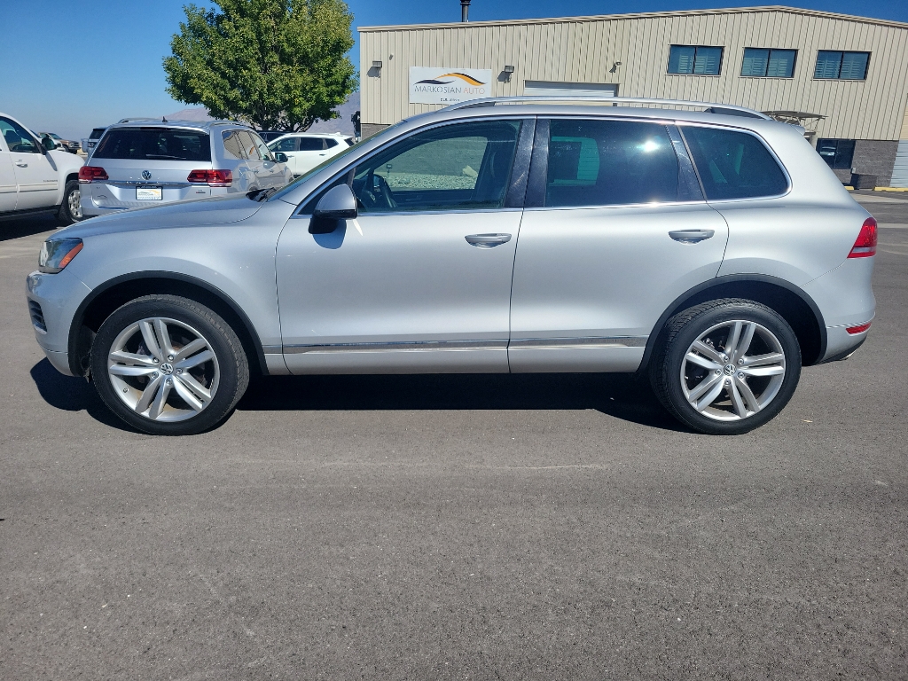 2011 Volkswagen Touareg VR6 Executive Sport Utility 4D