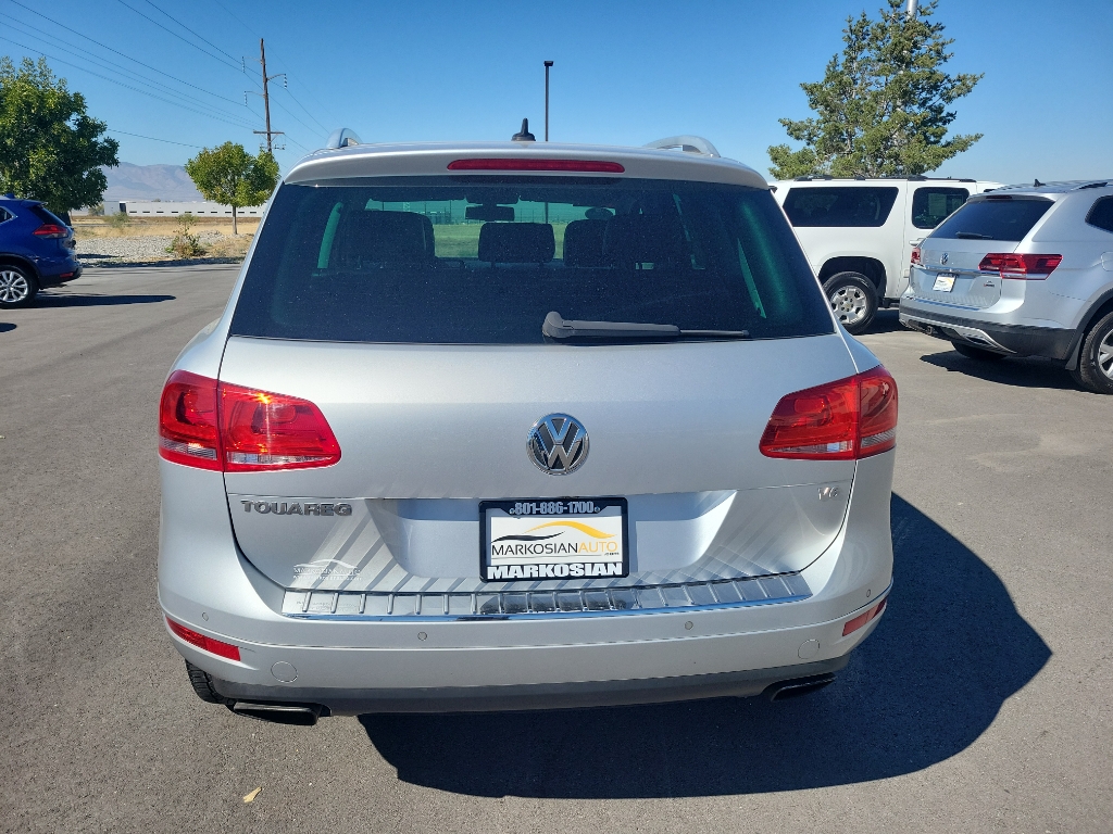 2011 Volkswagen Touareg VR6 Executive Sport Utility 4D