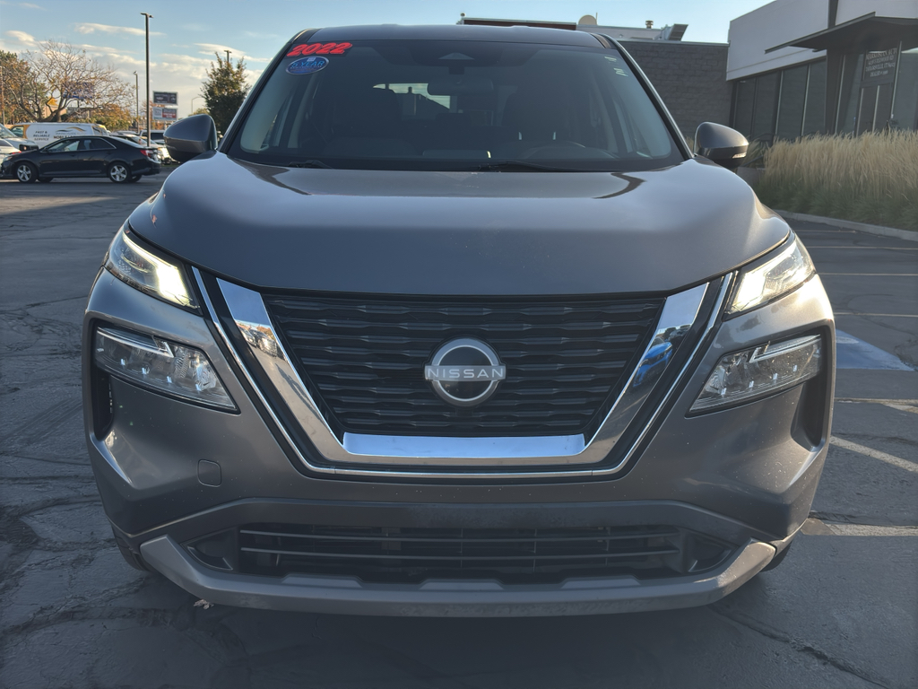 2022 Nissan Rogue SV Sport Utility 4D
