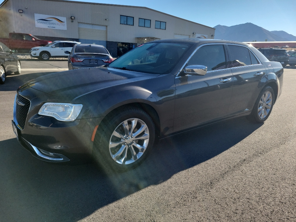 2019 Chrysler 300 300 Limited Sedan 4D
