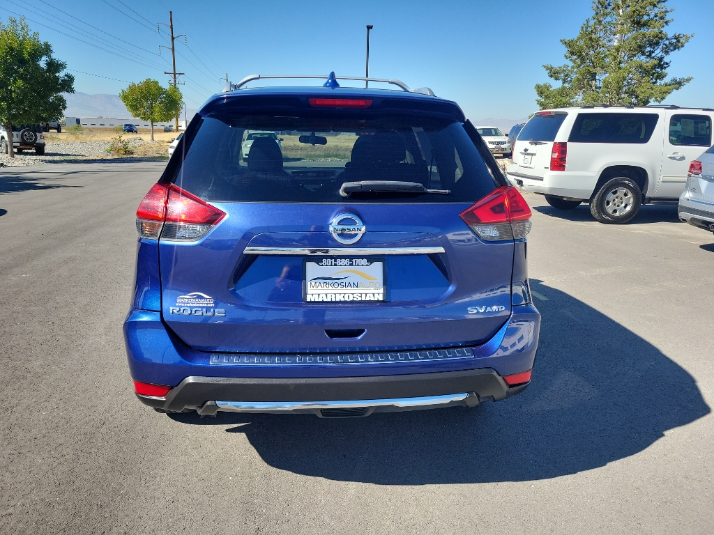 2017 Nissan Rogue SV Sport Utility 4D