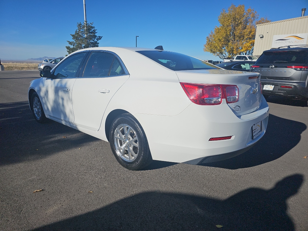 2013 Chevrolet Malibu LS Sedan 4D