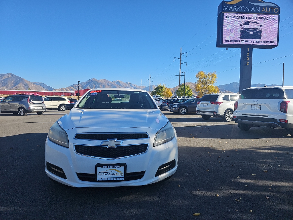 2013 Chevrolet Malibu LS Sedan 4D