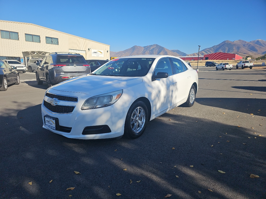 2013 Chevrolet Malibu LS Sedan 4D