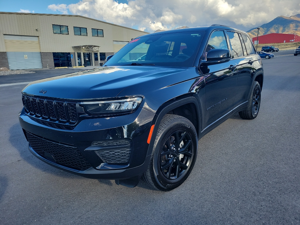 2024 Jeep Grand Cherokee Altitude Sport Utility 4D
