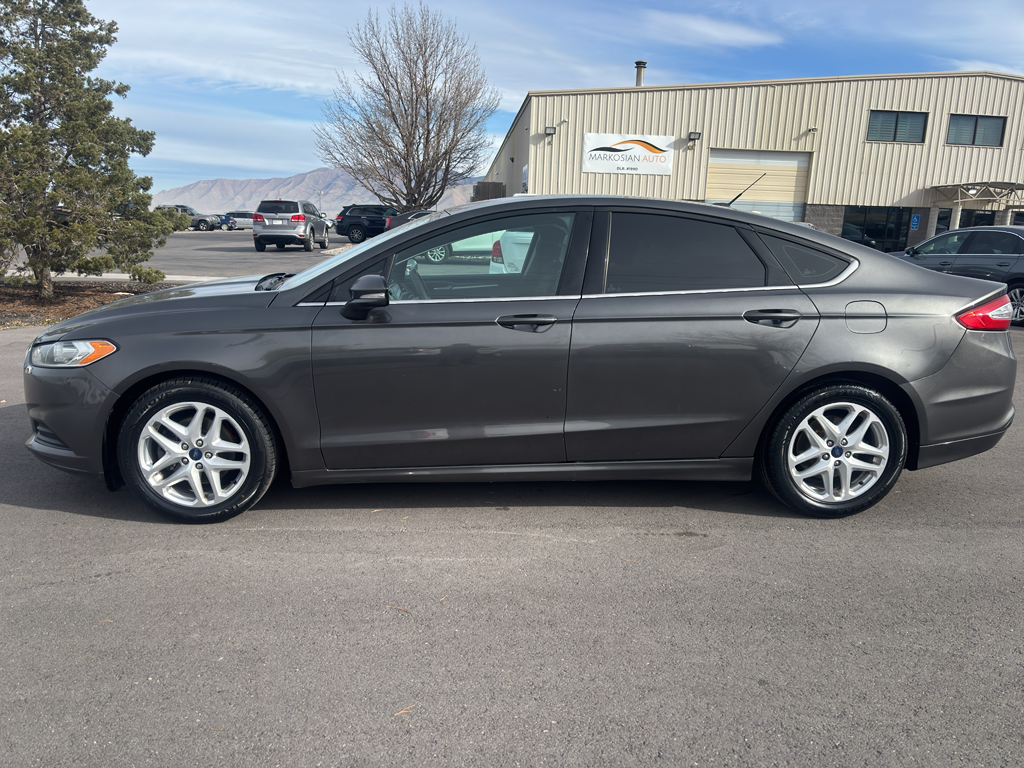 2016 Ford Fusion SE Sedan 4D