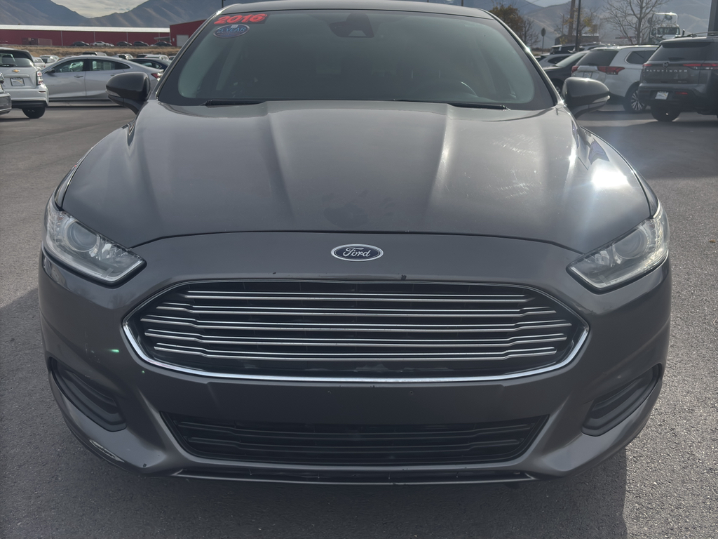 2016 Ford Fusion SE Sedan 4D