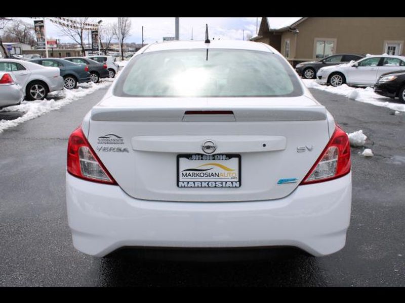 2016 Nissan Versa SV Sedan 4D