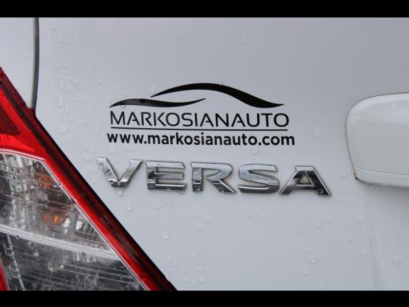 2016 Nissan Versa SV Sedan 4D