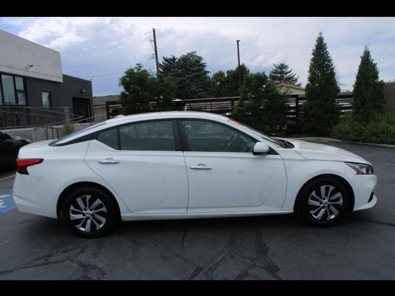 2019 Nissan Altima Sedan 4D S 2.5L I4