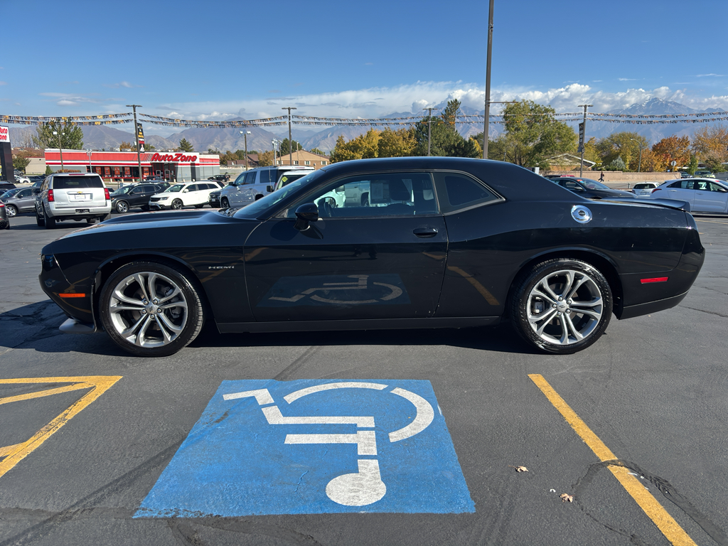 2022 Dodge Challenger Coupe 2D R/T 5.7L V8