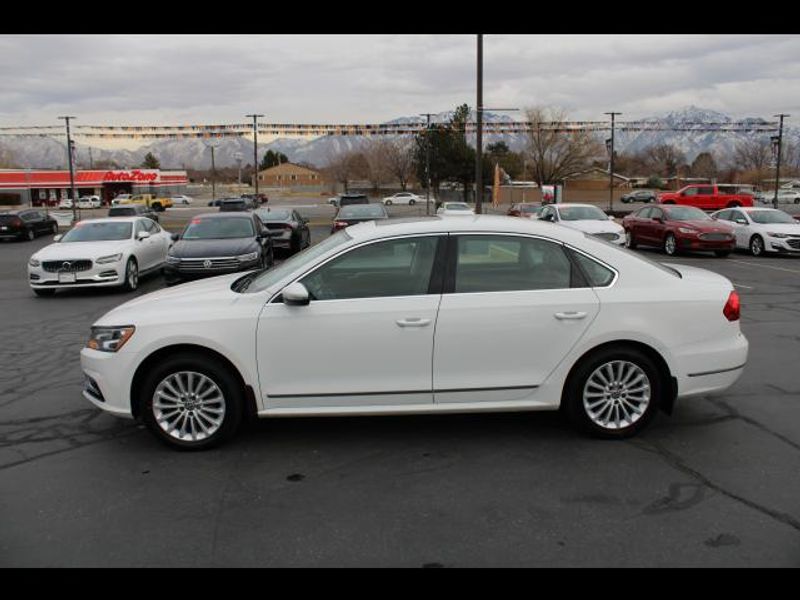 2016 Volkswagen Passat Sedan 4D SE Technology 1.8L I4