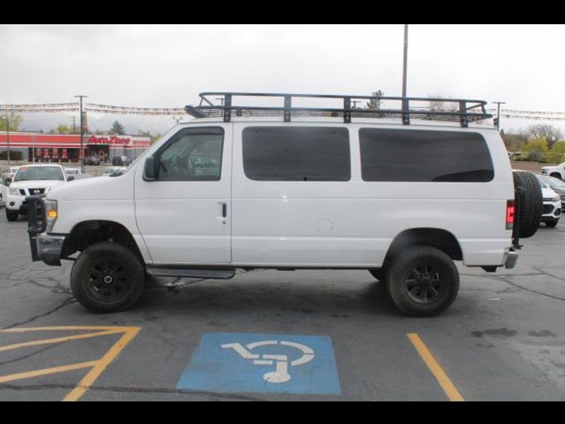 2011 Ford E150 Passenger XLT Van 3D