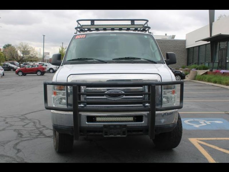 2011 Ford E150 Passenger XLT Van 3D