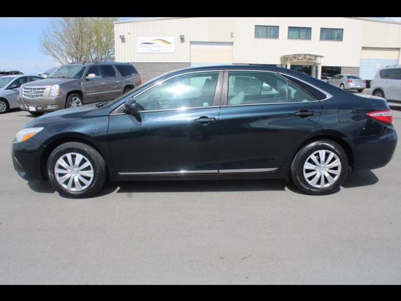 2017 Toyota Camry Sedan 4D LE 2.5L I4