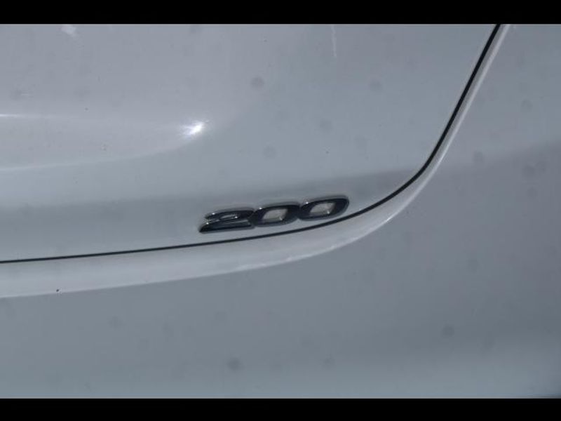 2015 Chrysler 200 CAR