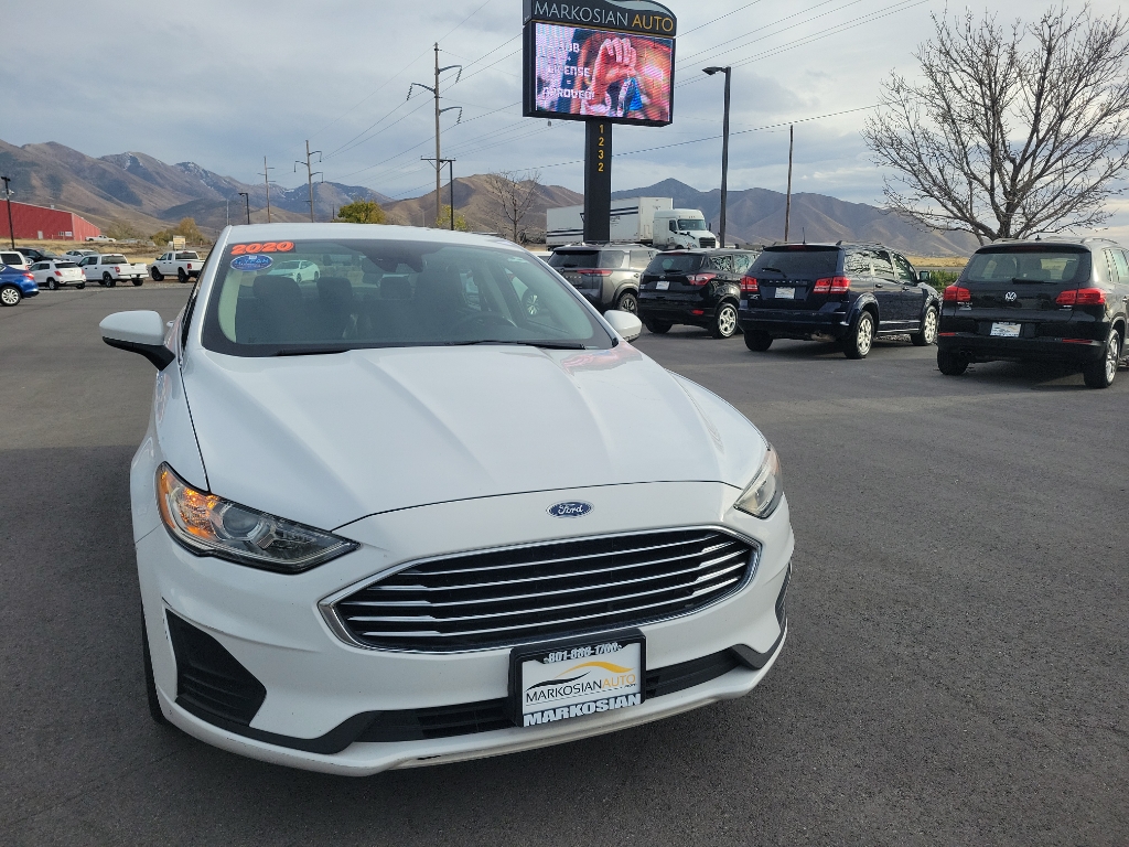 2020 Ford Fusion SE Sedan 4D