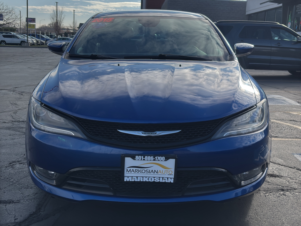 2015 Chrysler 200 200S Sedan 4D