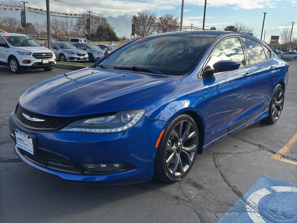 2015 Chrysler 200 200S Sedan 4D