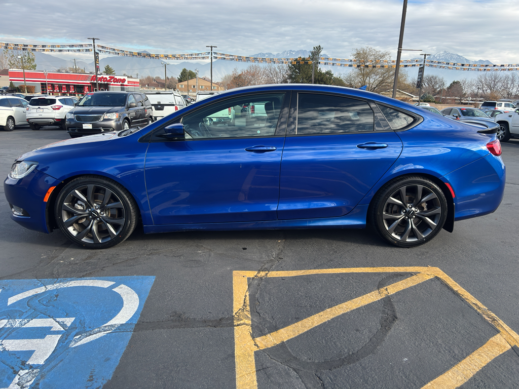 2015 Chrysler 200 200S Sedan 4D