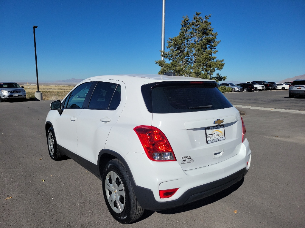 2019 Chevrolet Trax LS Sport Utility 4D