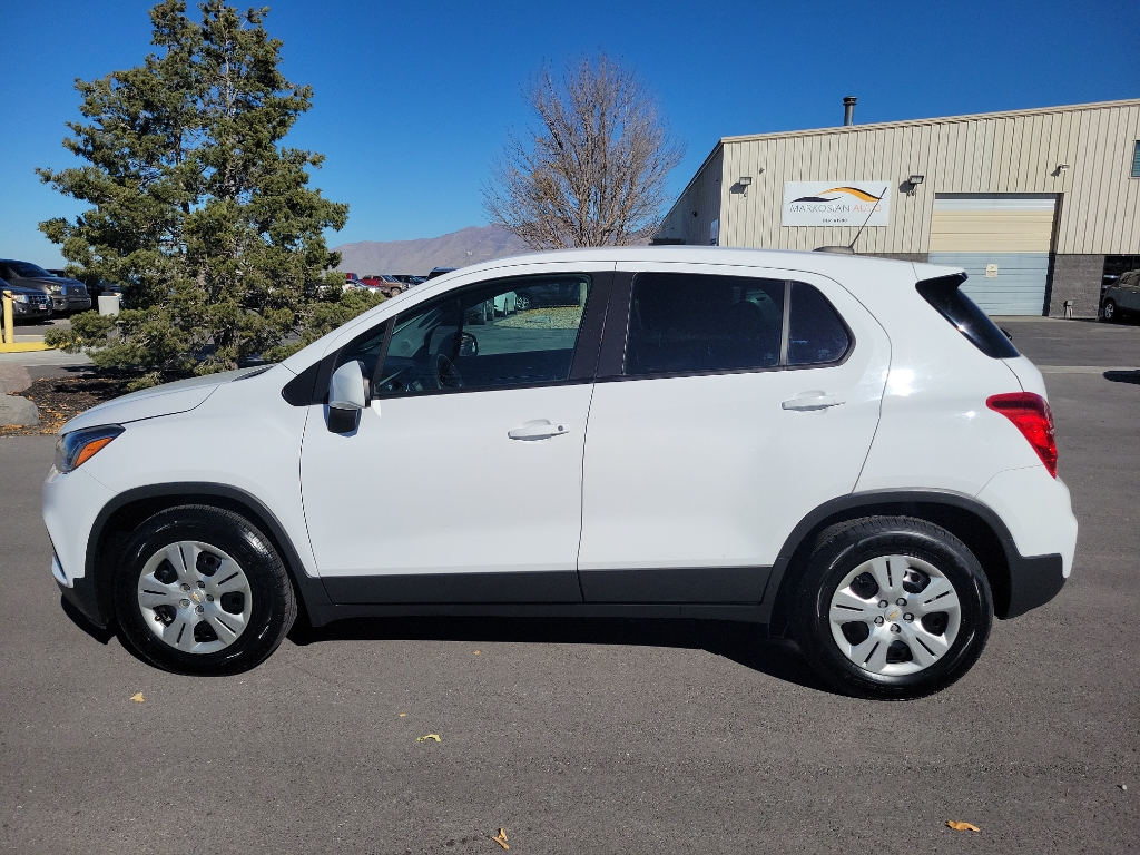 2019 Chevrolet Trax LS Sport Utility 4D