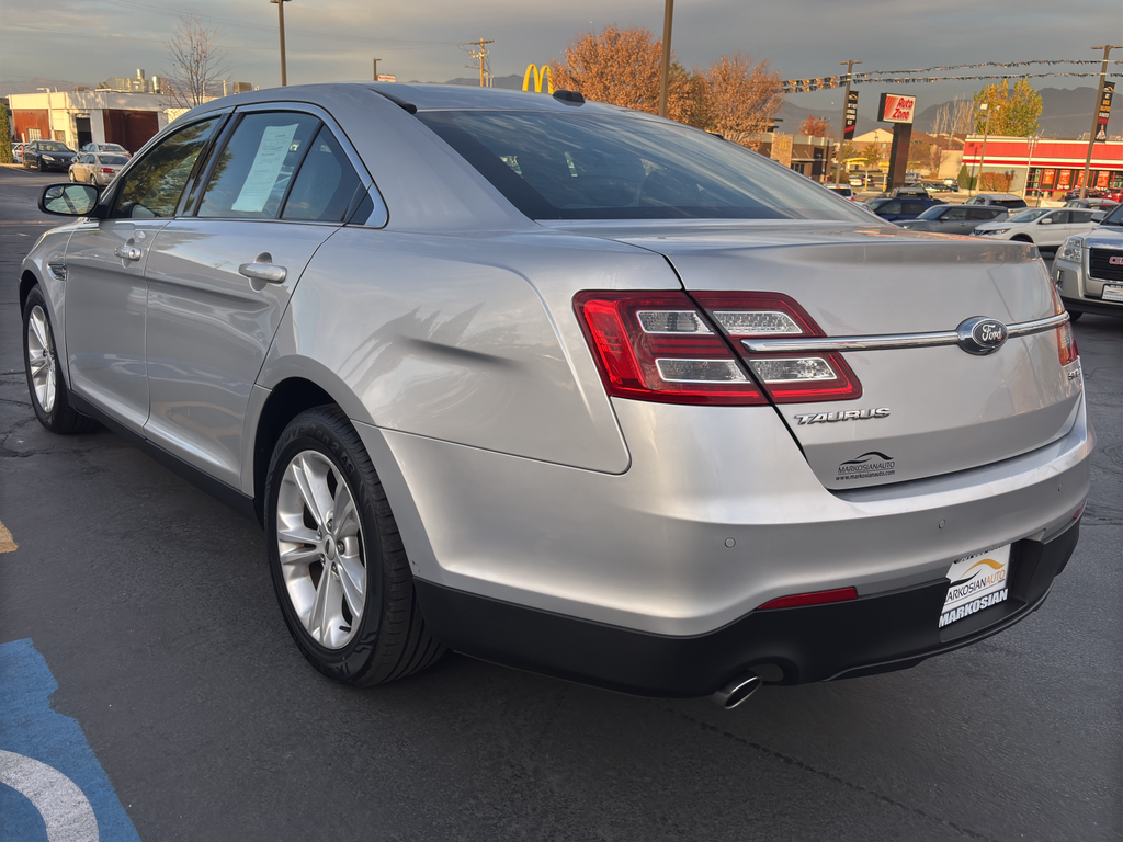2016 Ford Taurus SEL Sedan 4D
