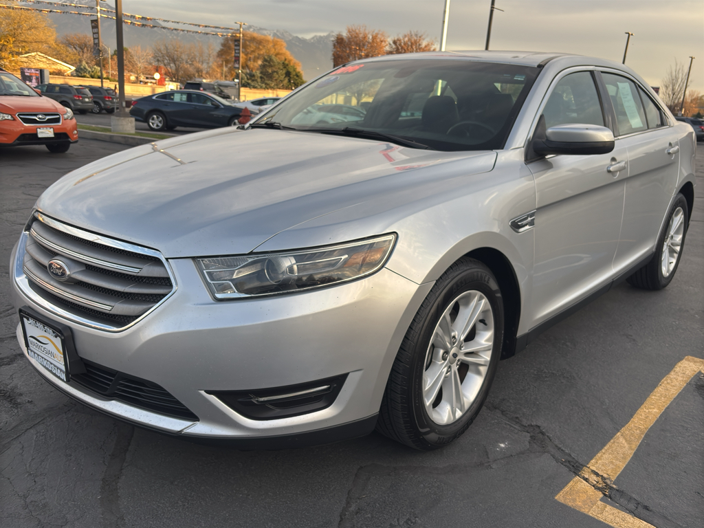 2016 Ford Taurus SEL Sedan 4D