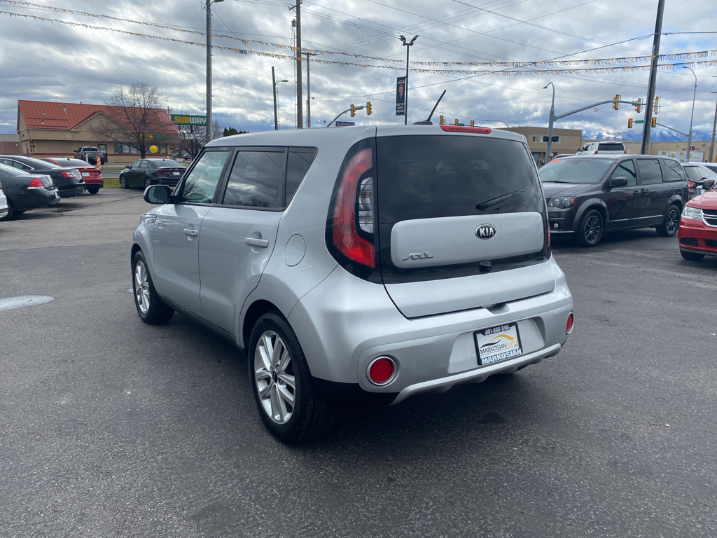 2017 Kia Soul + Wagon 4D