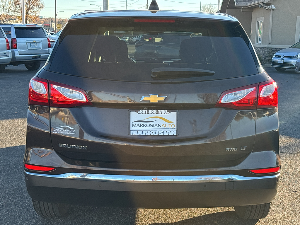 2020 Chevrolet Equinox LT photo 2