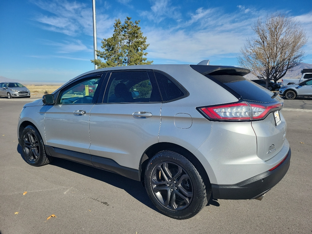 2018 Ford Edge SEL Sport Utility 4D