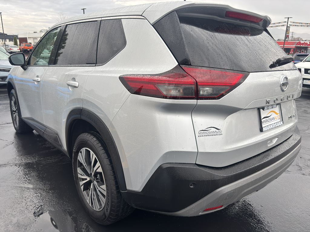 2021 Nissan Rogue SV Sport Utility 4D
