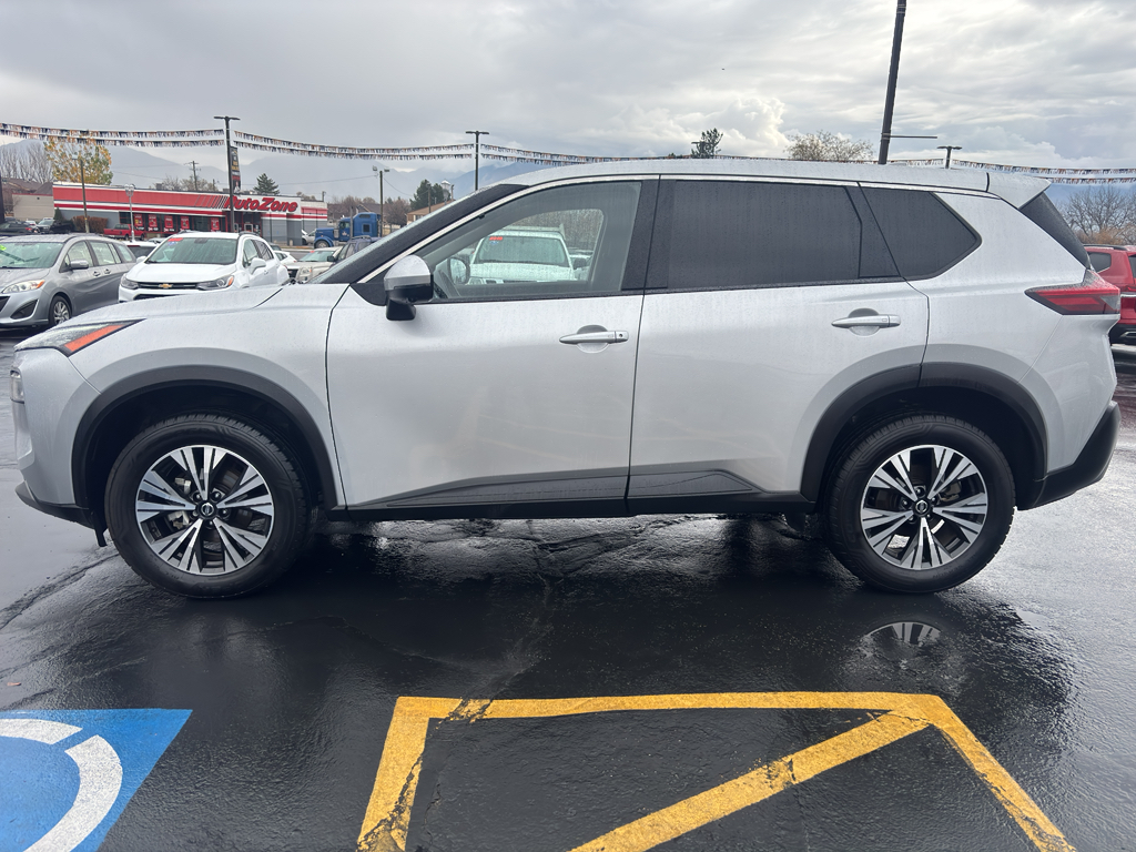 2021 Nissan Rogue SV Sport Utility 4D