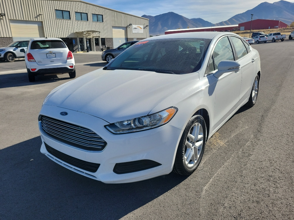 2016 Ford Fusion SE Sedan 4D