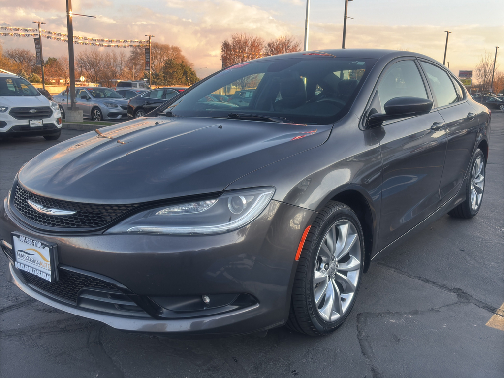 2017 Chrysler 200 200S Sedan 4D