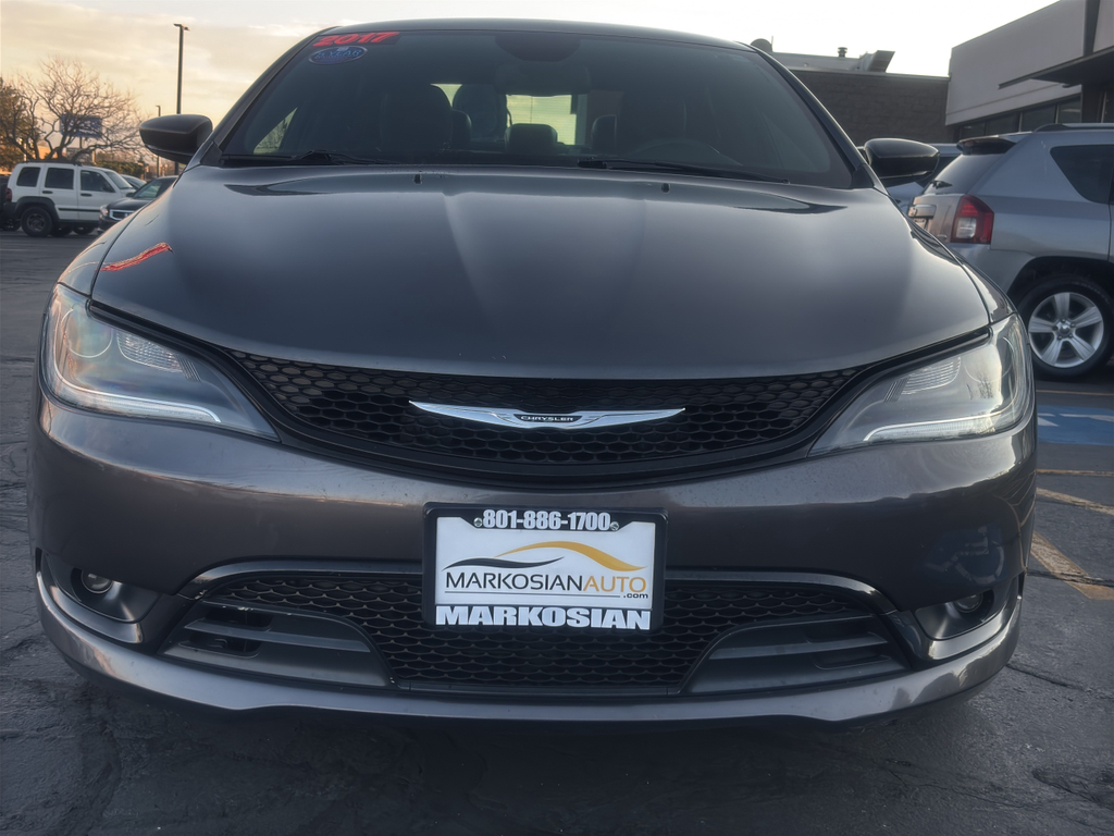 2017 Chrysler 200 200S Sedan 4D