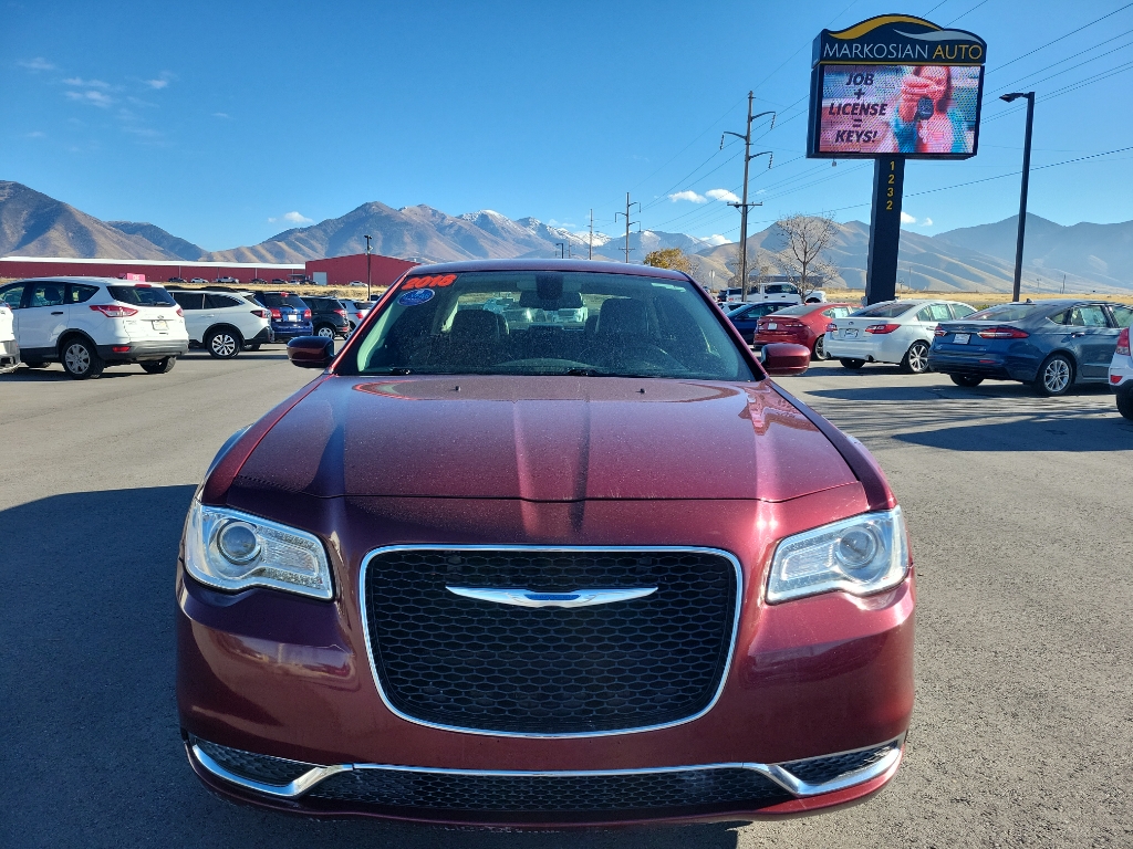 2018 Chrysler 300 300 Touring L Sedan 4D