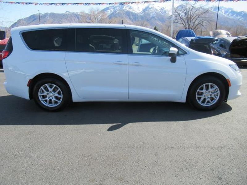 2018 Chrysler Pacifica Wagon 4D LX 3.6L V6