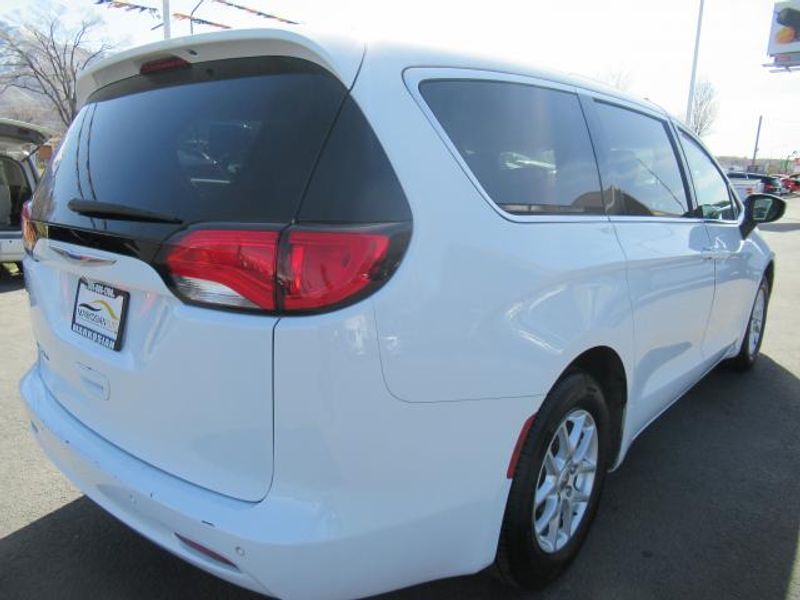 2018 Chrysler Pacifica Wagon 4D LX 3.6L V6