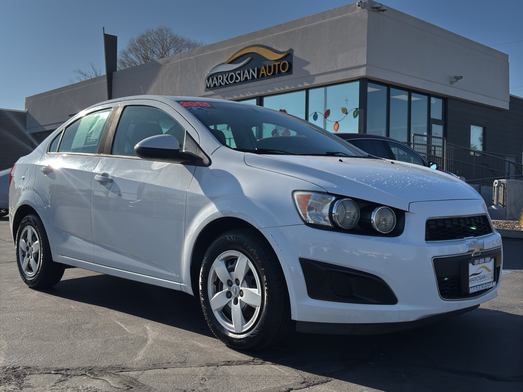 2015 Chevrolet Sonic LS's photo